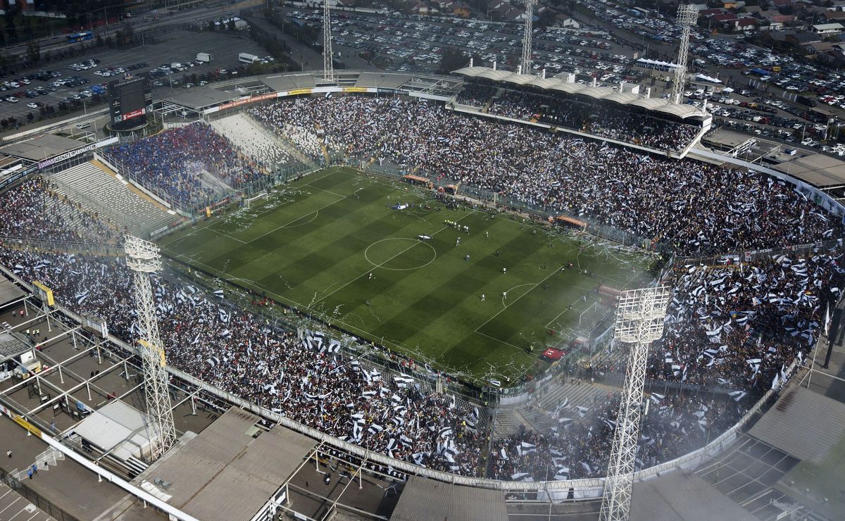 Carabineros “interrumpe” entrenamiento de Colo Colo por procedimiento policial en el Monumental