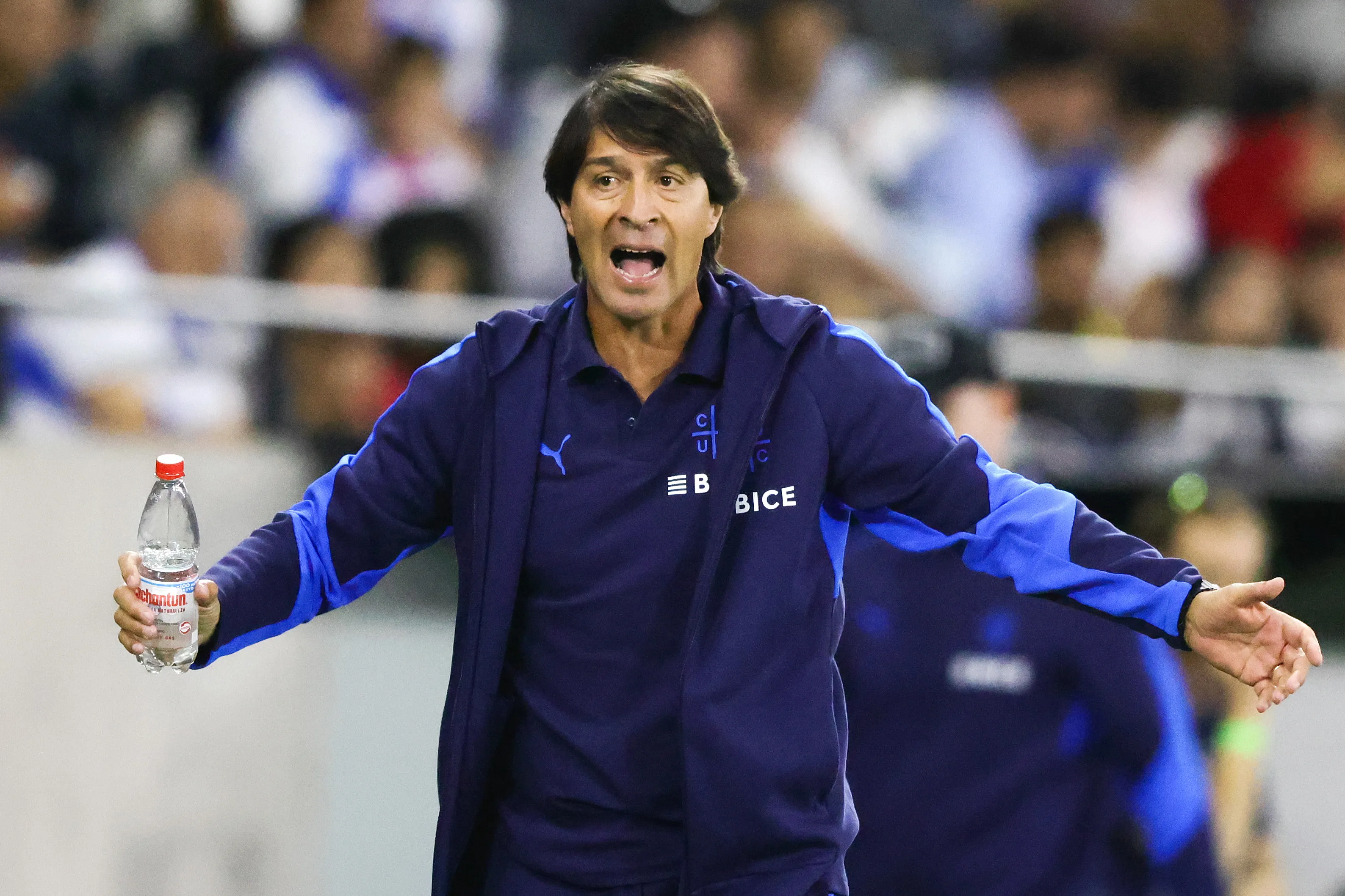 Daniel Garnero reconoció varios problemas para fichar fuera de plazo por la lesión de Asta-Buruaga. (Felipe Zanca/Photosport).