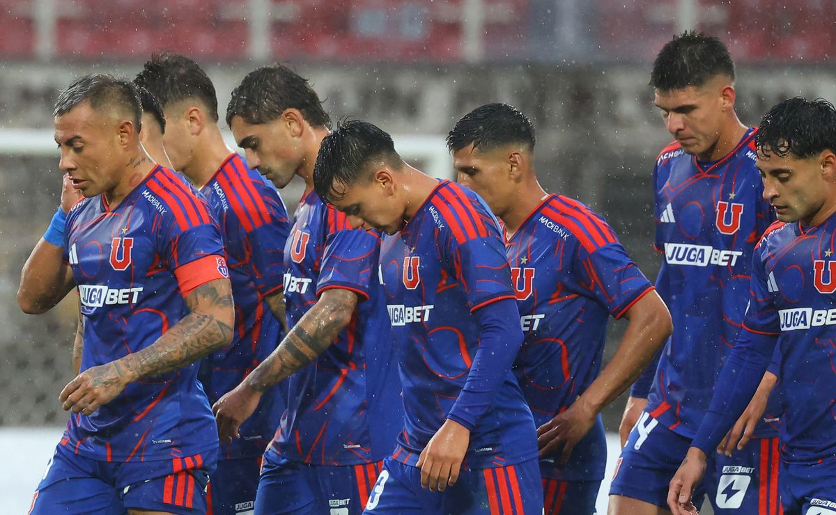 Bicampeón de U. de Chile, César Vaccia, barre el piso con refuerzo: “No ha demostrado nada”