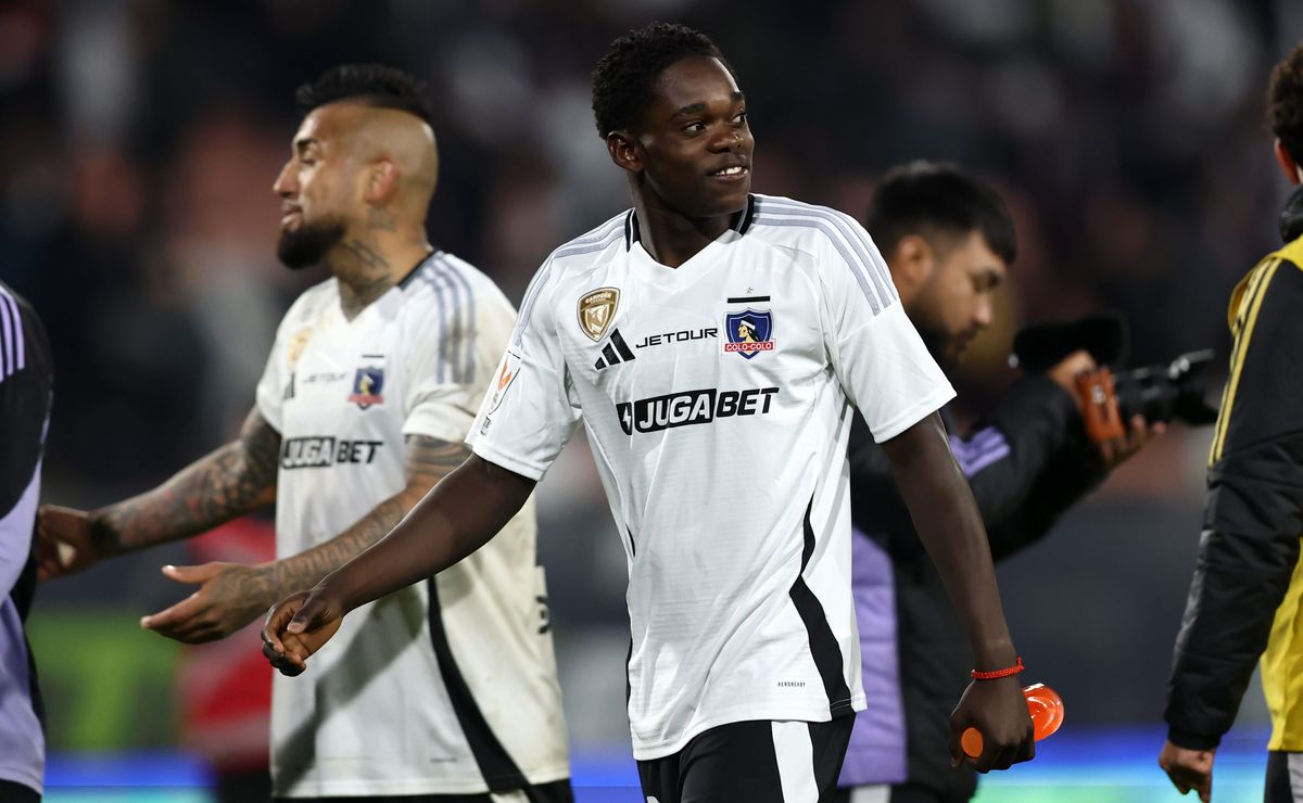 Manley Clerveaux revela su gran anhelo con Colo Colo para el 2027: “El más grande Chile”