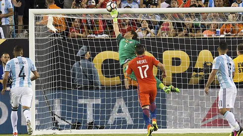 Aún traumados: la burla argentina por la nueva camiseta de la selección chilena.