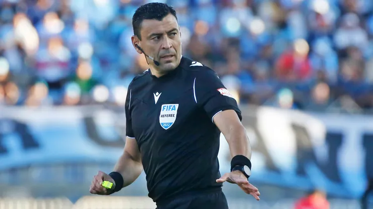 Roberto Tobar acusado de querer pelear con futbolista en Copa Libertadores.