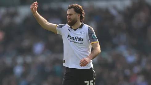 El chileno que pelea por llegar a la Premier.