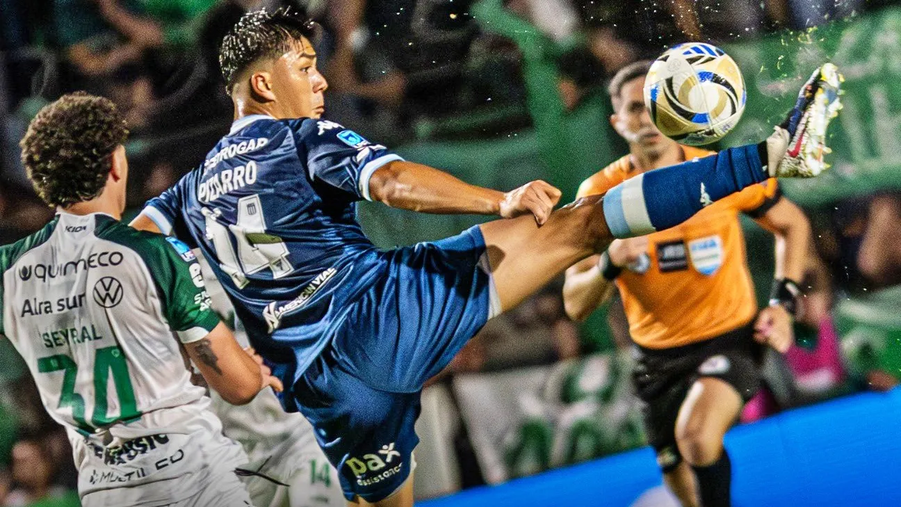 Damián Pizarro ingresó desde el banquillo y dijo presente en el triunfo de Racing. Foto: Racing.