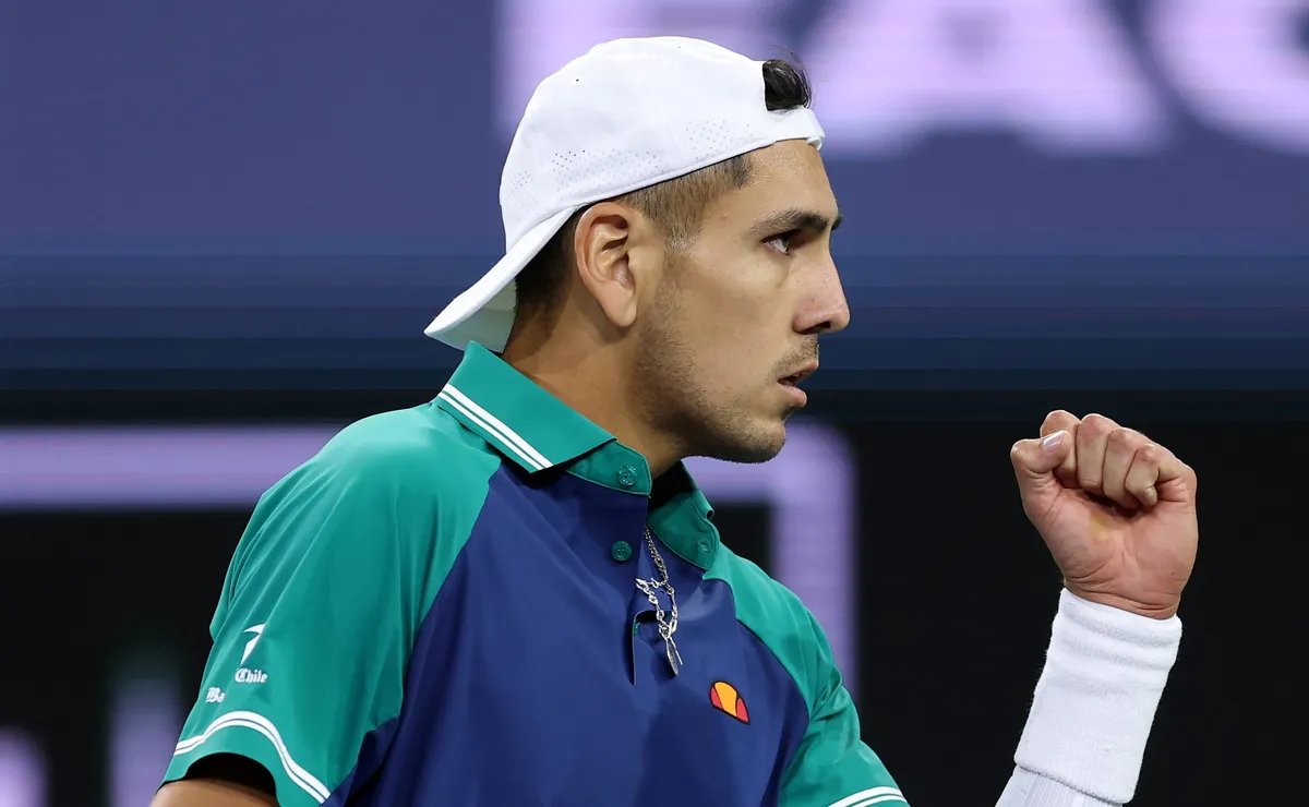 Alejandro Tabilo vence a Andrey Rublev en el Masters 1000 de Miami Alejandro Tabilo vence a Andrey Rublev en el Masters 1000 de Miami