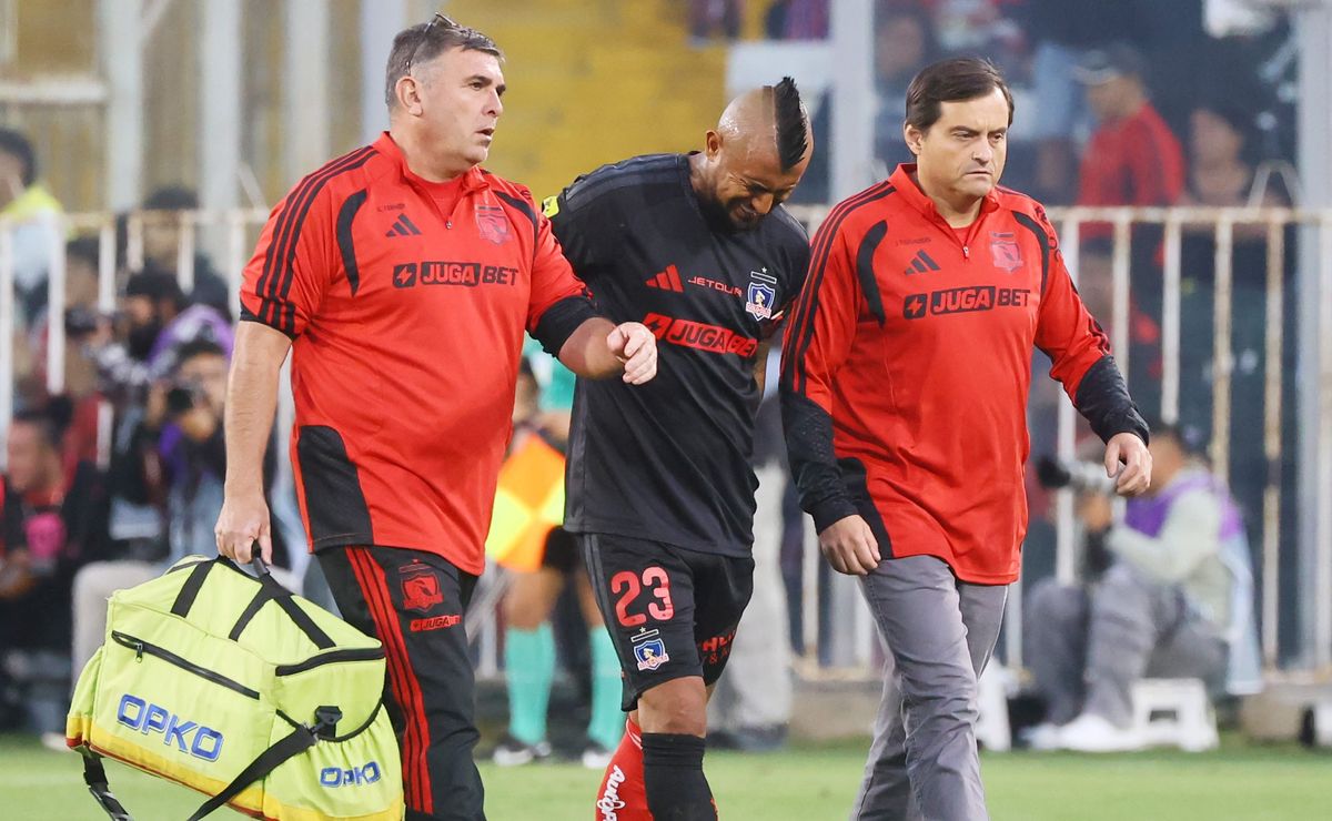 Arturo Vidal acusa nueva lesión: ¿Cuántos partidos se perderá en Colo Colo?