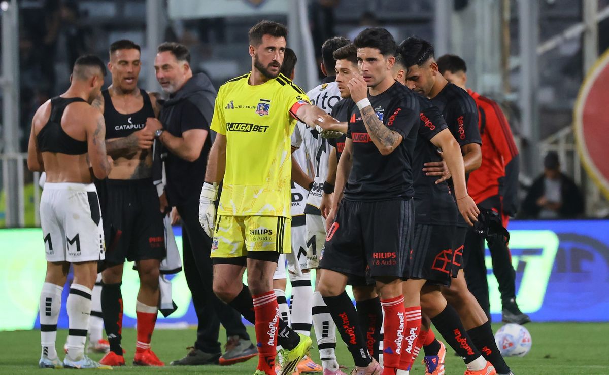 Los dos jugadores más criticados de Colo Colo: Javier Méndez y Matías Fernández en la mira