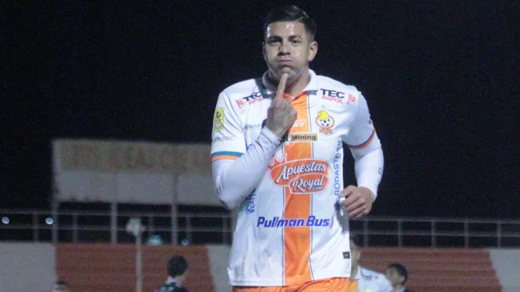 Steffan Pino marcó un golazo para Cobresal.
