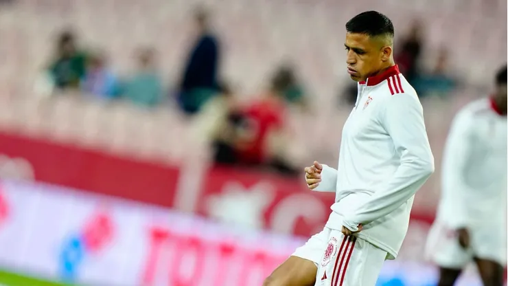Alexis Sánchez pierde terreno en Sevilla.