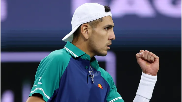 Alejandro Tabilo sigue firme en Miami.