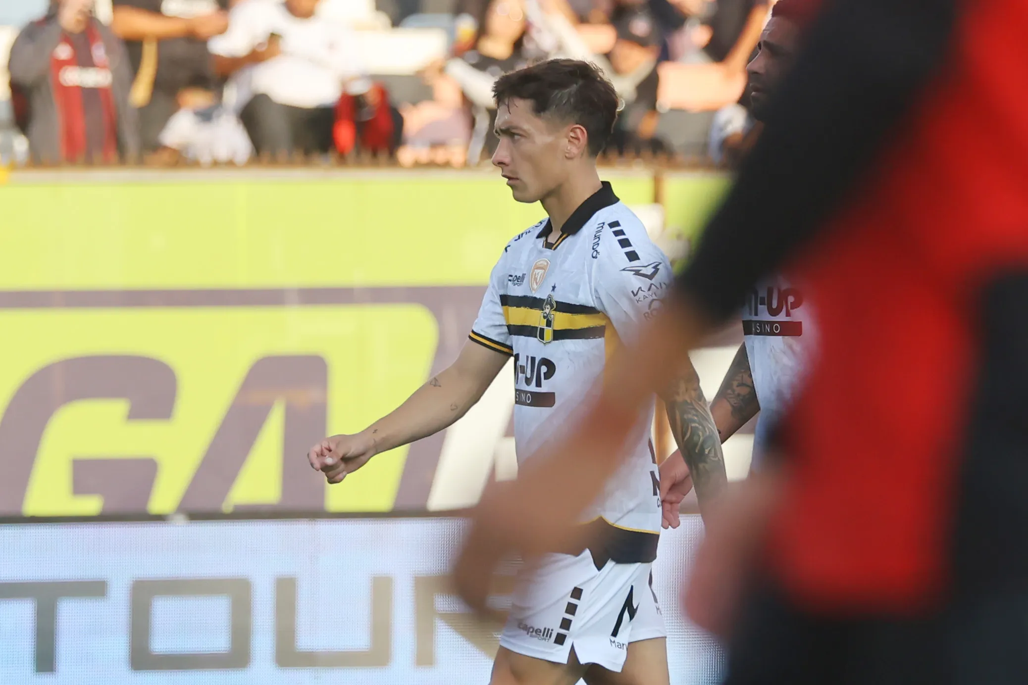 Cristián Zavala tuvo un hostil recibimiento en el Monumental | Photosport