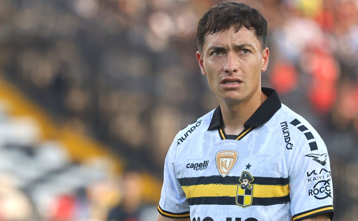 No se vio en TV: así salio Zavala del Monumental tras ser pifiado por los hinchas de Colo Colo