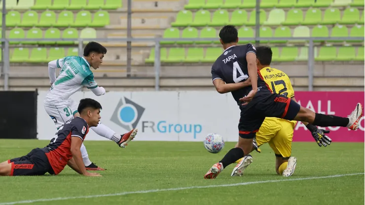 Denilson San Martín anotó su primer gol en el profesionalismo.