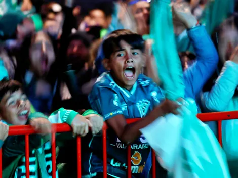 ¡El festejo de los hinchas caturros en Valparaíso tras ganar la copa!