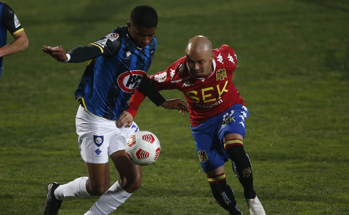 Mario Larenas casi regresa a Unión Española, todo cambió y fichó por Segunda: “Decidí darle prioridad…”