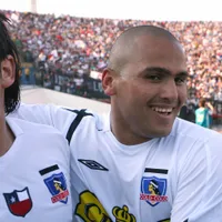 Chupete Suazo regalonea a otro ex Colo Colo tras enfrentarlo en la B