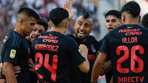 Arturo Vidal y los jugadores de Colo Colo festejan el gol ante Coquimbo Unido, en la fecha 1 de la Copa de la Liga.