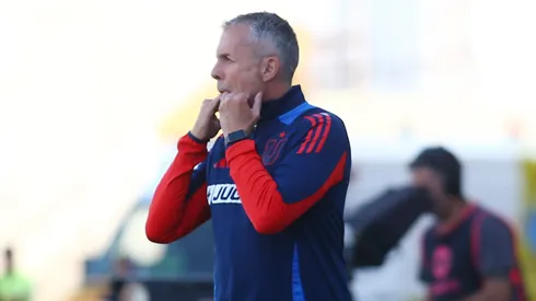 Gustavo Álvarez asumió su cargo en San Lorenzo y trabaja desde muy temprano.