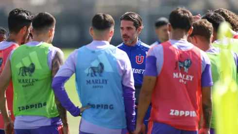 Fernando Gago arma de cero el plantel de la U para su estreno.