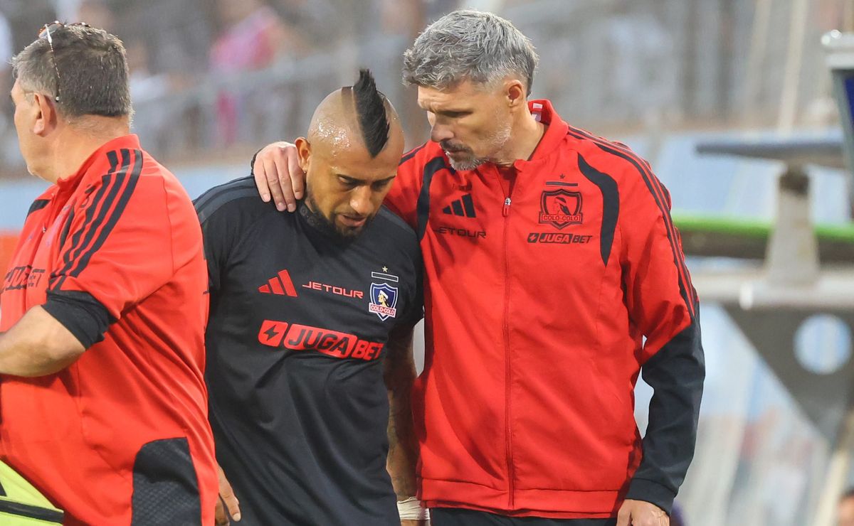 “No va a…”: Fernando Ortiz cuenta la verdad de la lesión que baja a Arturo Vidal en Colo Colo