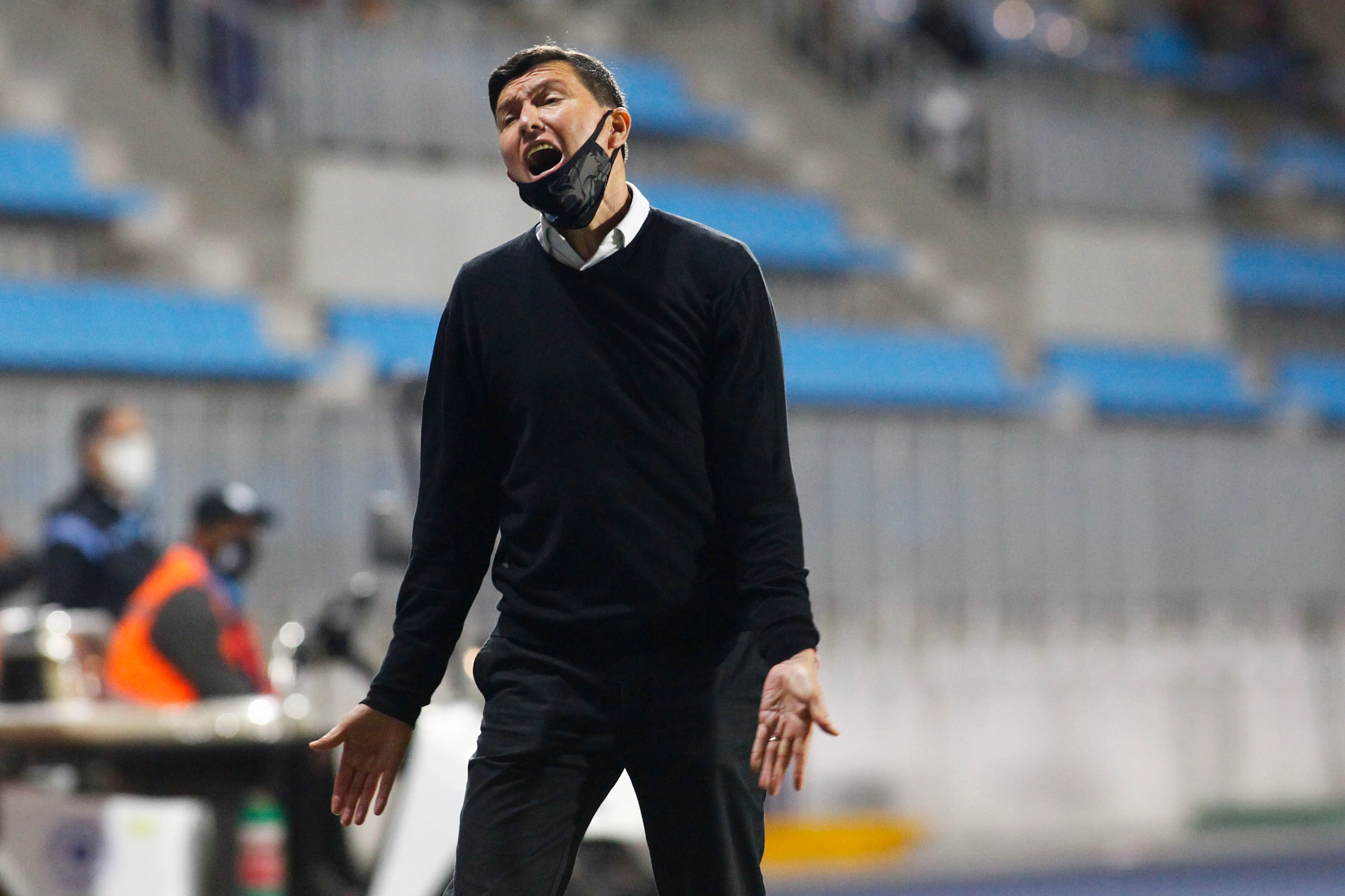 Cristian Leiva dirigió a Deportes Iquique en la parte final de la temporada 2020, que terminó en 2021 por la pandemia de coronavirus. (Alex Diaz/Photosport).