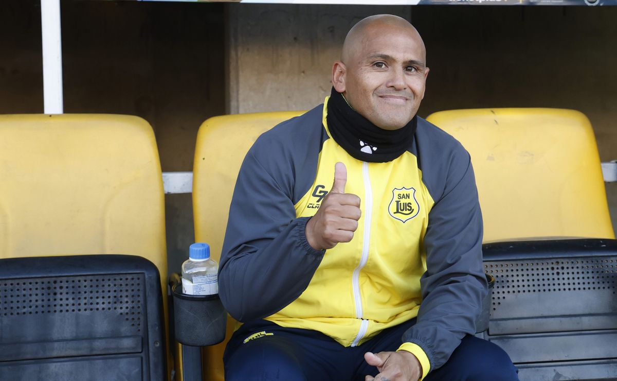 ¡Bombazo! Revelan llamado a Humberto Suazo para jugar con recordado crack del fútbol chileno