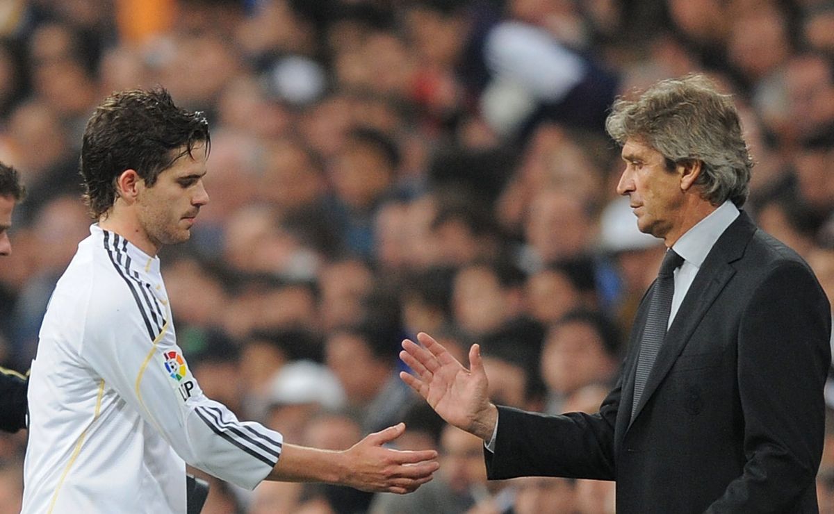 Gago recuerda su etapa con Pellegrini en presentación en la U: “Tengo muy buena referencia de él”