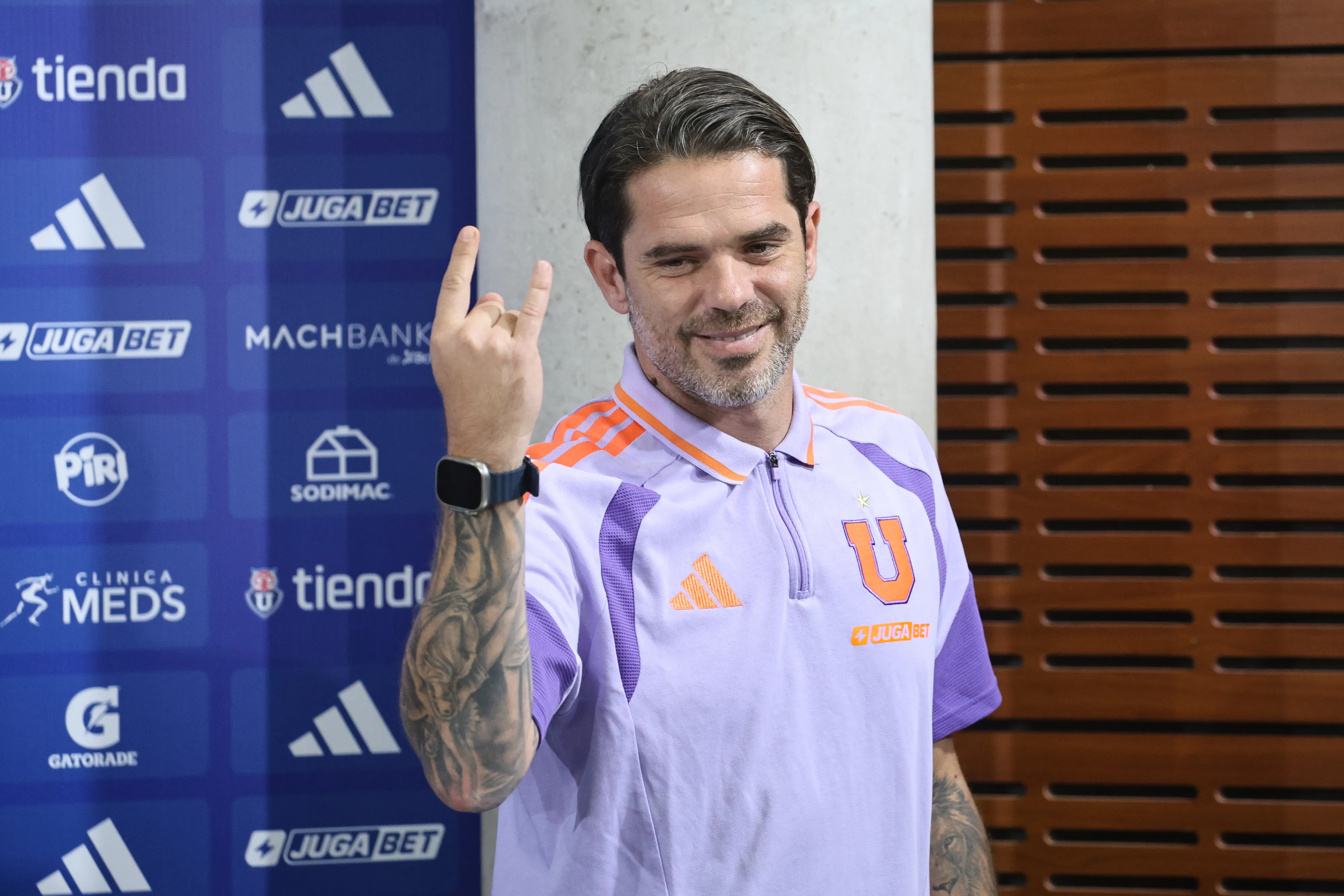 Fernando Gago asumió oficialmente como entrenador de la U. (Diego Martin/Photosport).