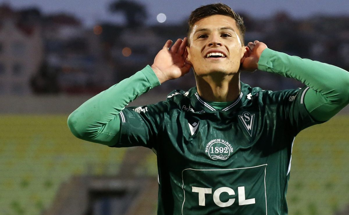 Lucas Cepeda celebró el título de Santiago Wanderers en la Copa Libertadores