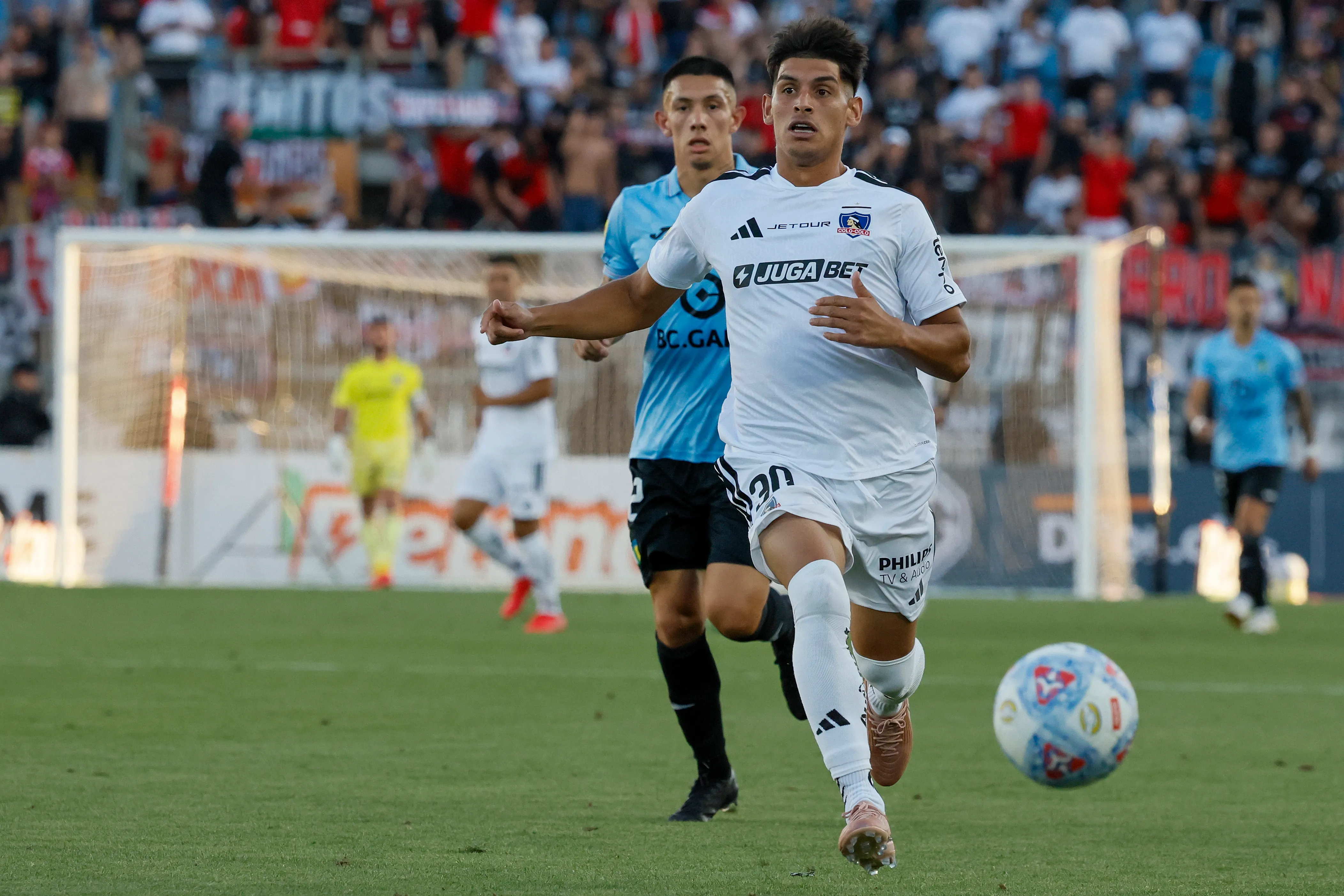 Yastin Cuevas será titular en Colo Colo. Foto: Andres Pina/Photosport