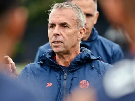 El hostil recibimiento que está viviendo Álvarez en San Lorenzo