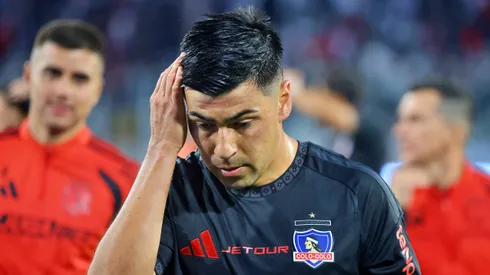 Alarcón se ganó una gratuita amarilla en su debut en la Copa de la Liga.
