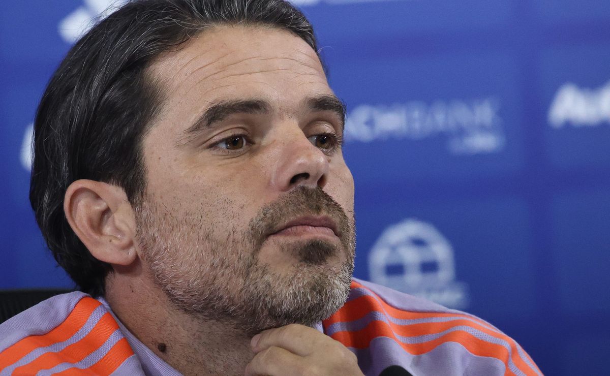 Guarello le raya la cancha a Fernando Gago en U de Chile: “Eso lo hace cualquiera”