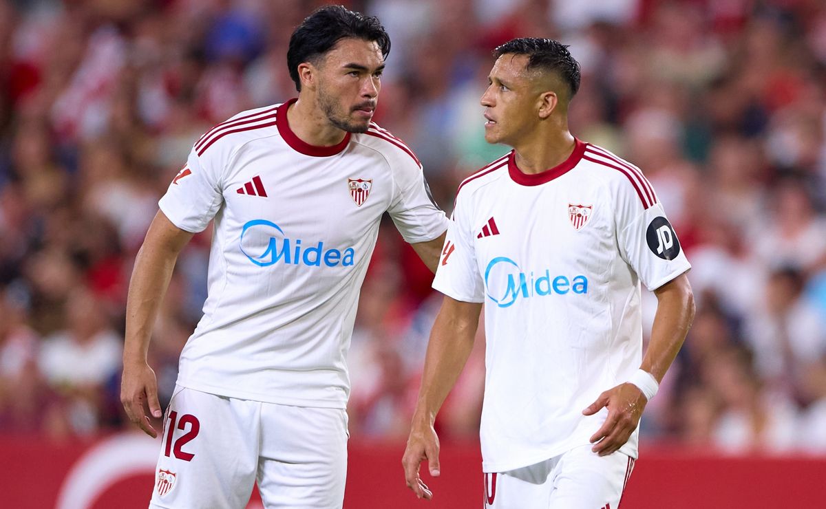 Tras la salida de Matías Almeyda: Sevilla de Alexis y Suazo tiene nuevo entrenador