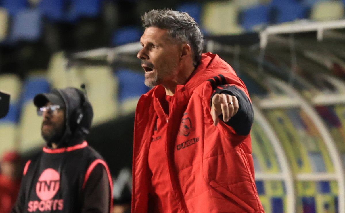 Fernando Ortiz y gran triunfo de Colo Colo ante Concepción: “El mérito es todo de los jugadores”