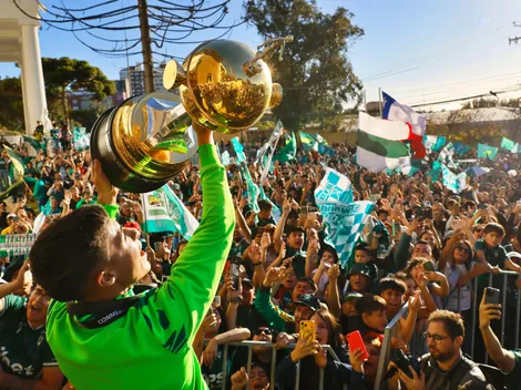 Pese a prohibición: Emotivo recibimiento a Wanderers campeón