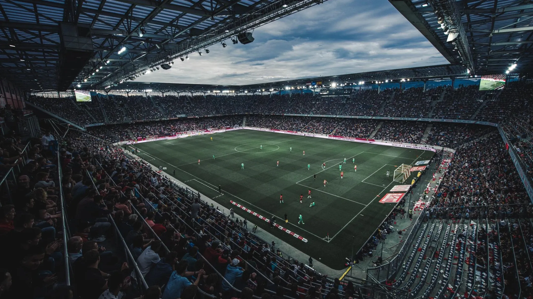 El interior del RB Arena de Salzburgo. (Foto: RedBull)