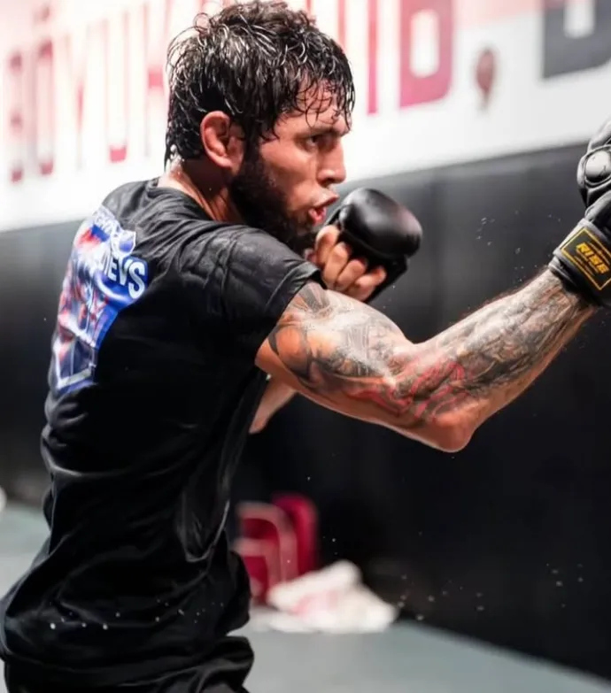 Tofiq Musayev será el rival de Ignacio Jaula Bahamondes este fin de semana en la UFC. Foto: Instagram.