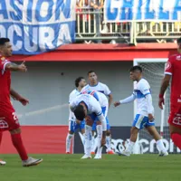 Ñublense le baja los humos a Católica y toma la cima