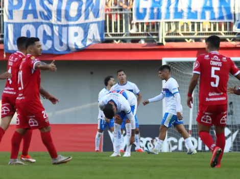 Ñublense le baja los humos a Católica y toma la cima