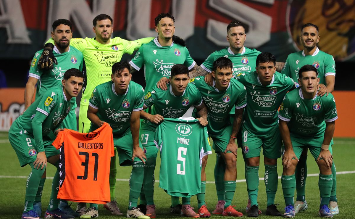 Gago espía al próximo rival de la U: Es líder en la Copa de la Liga