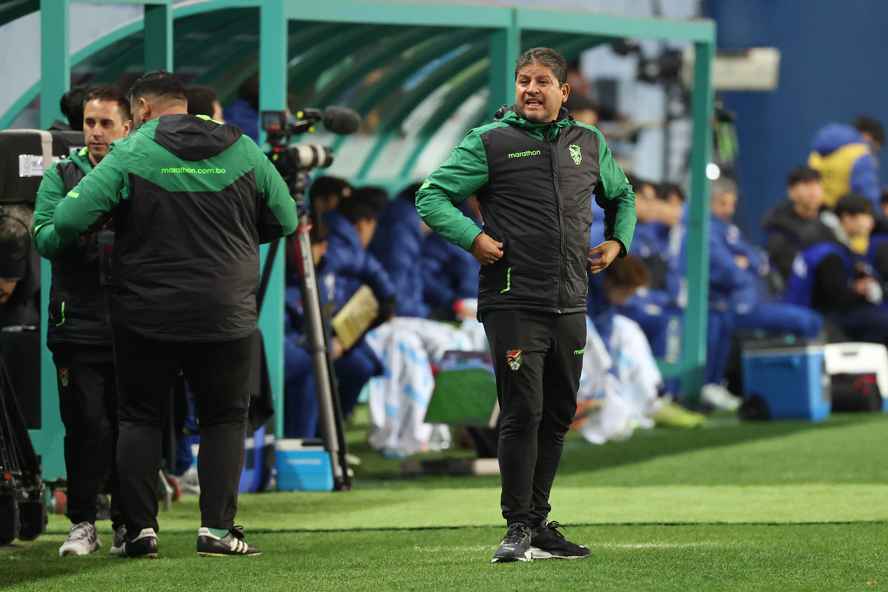 Óscar Villegas toma decisiones fuertes en Bolivia. (Photo by Chung Sung-Jun/Getty Images)