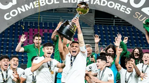 Wanderers hizo historia con Felipe Salinas en la banca.