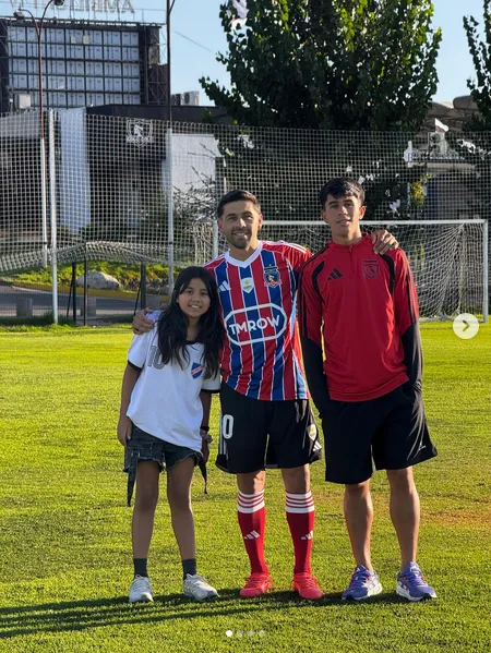 Ramón Fernández con sus hijos en el Monumental.