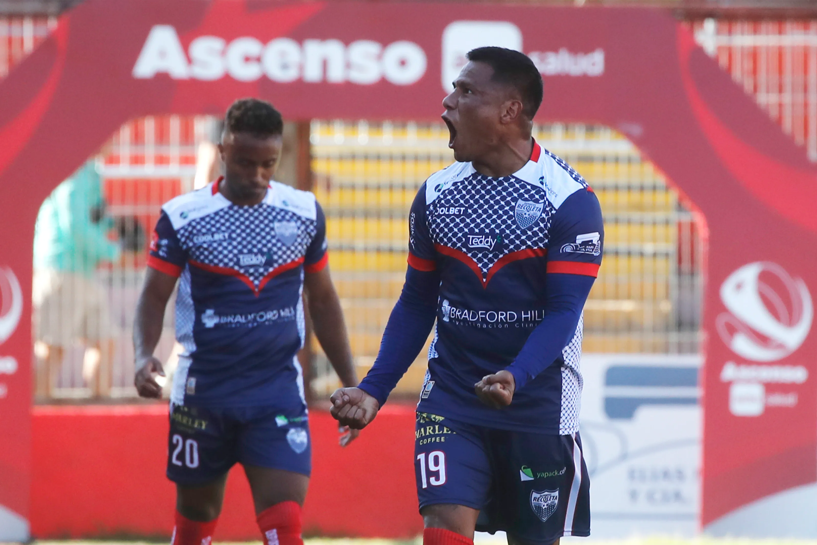 La última camiseta de Salinas /Photosport