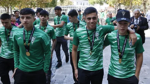 Plantel vistió las ropas en homenaje en el Congreso horas antes del conflicto.