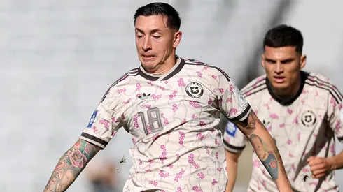 Así se ve en la cancha: la nueva camiseta de la selección chilena.