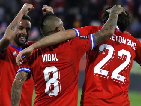 Arturo Vidal sube al columpio a Ben Brereton por su español