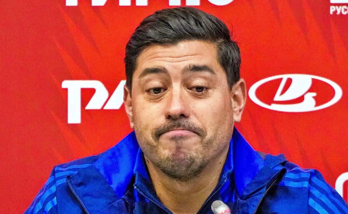 De Tezanos inquieto con la presencia de Córdova en la selección chilena: “Se está perdiendo tiempo”