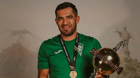 Felipe Salinas sigue siendo DT de Santiago Wanderers, aunque...
